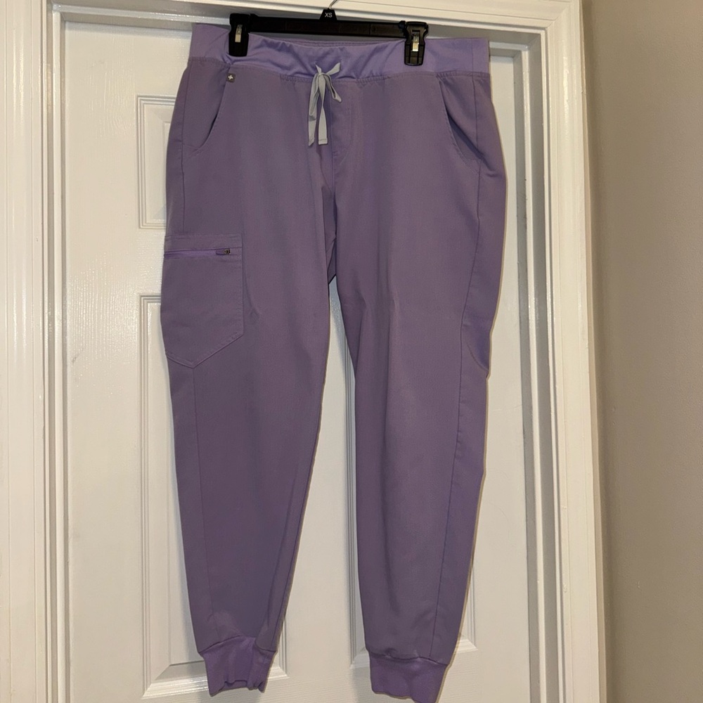 FIGS Women's Lavender Dew Zamora™ 
Jogger Scrub Pants - XL / Lavender Dew